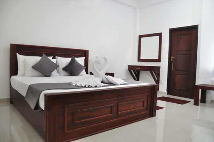 Airport Grand Holiday Home Katunayake Exterior photo